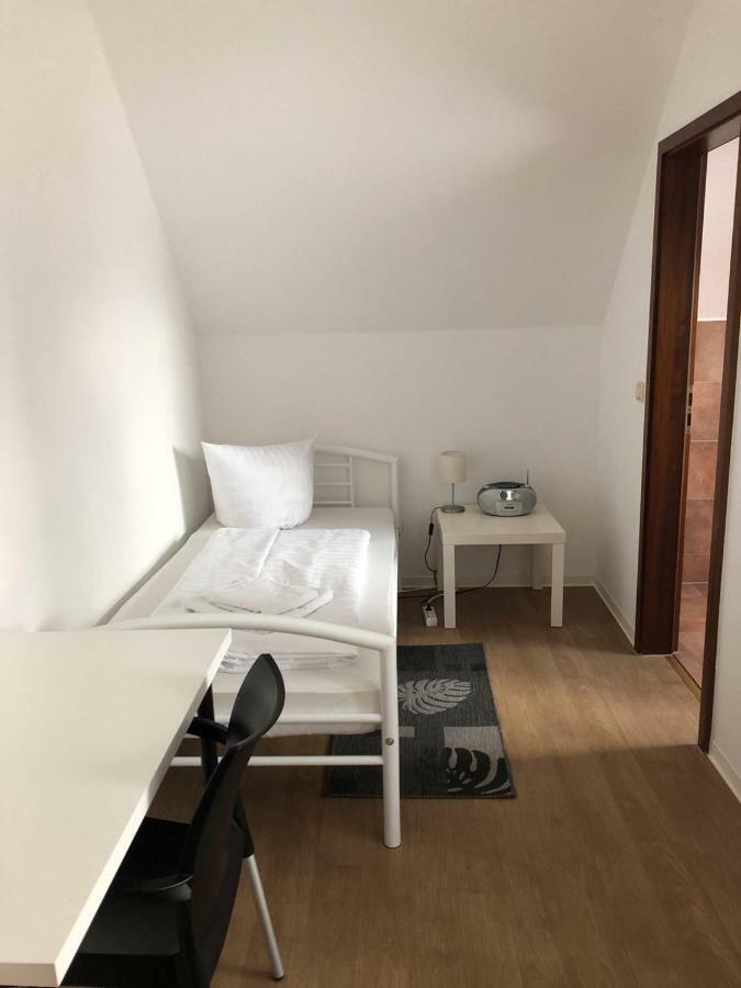 Pension ,,Vier Tore" Neubrandenburg Exterior photo